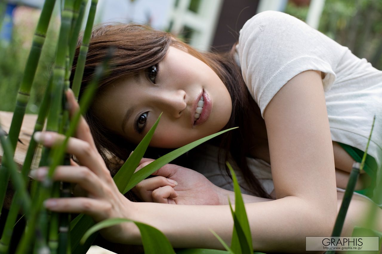 Reira Amane 雨音レイラ [Graphis] First Gravure 初脱ぎ娘