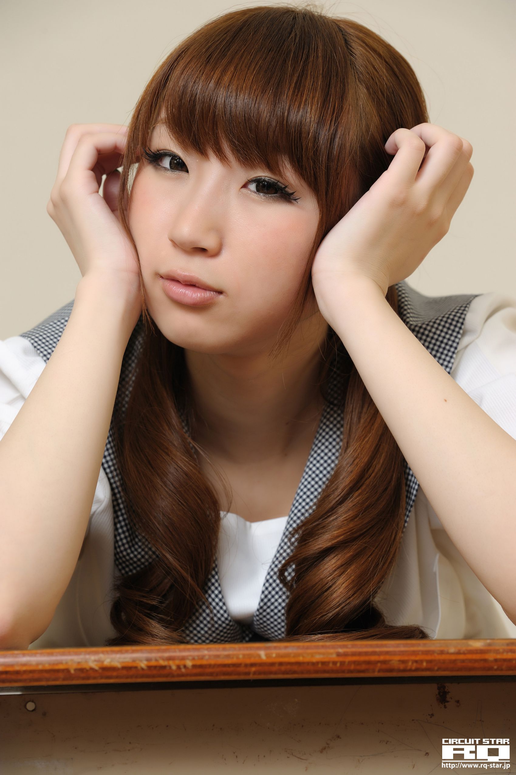 [RQ-STAR] NO.00571 荒井嘉奈 School Girl 写真集
