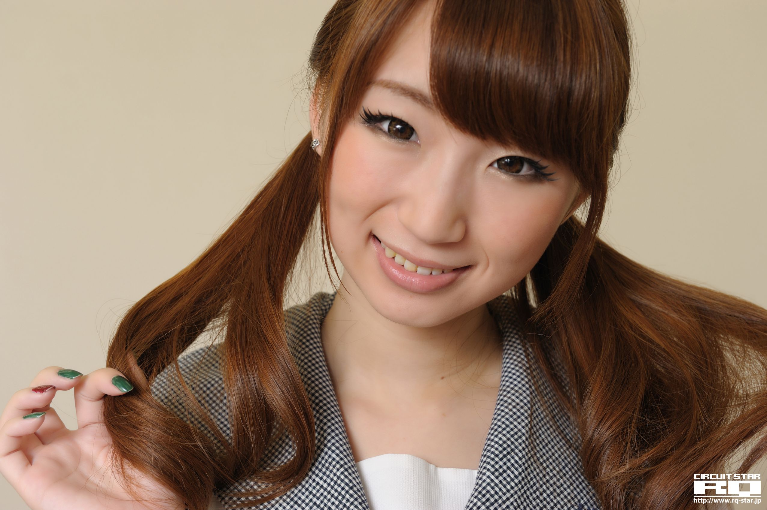 [RQ-STAR] NO.00571 荒井嘉奈 School Girl 写真集