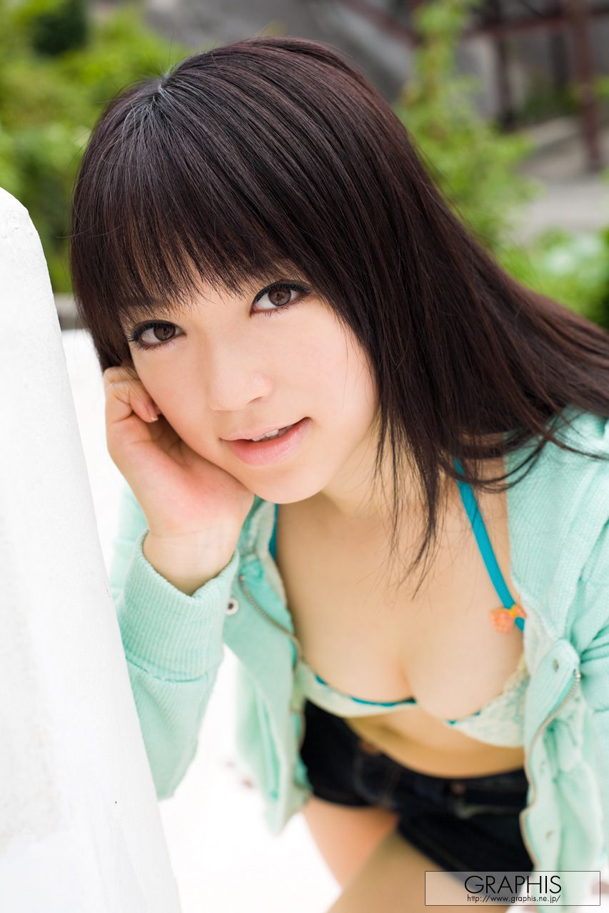 乙井なずな/乙井荠 [Graphis] First Gravure 初脱ぎ娘