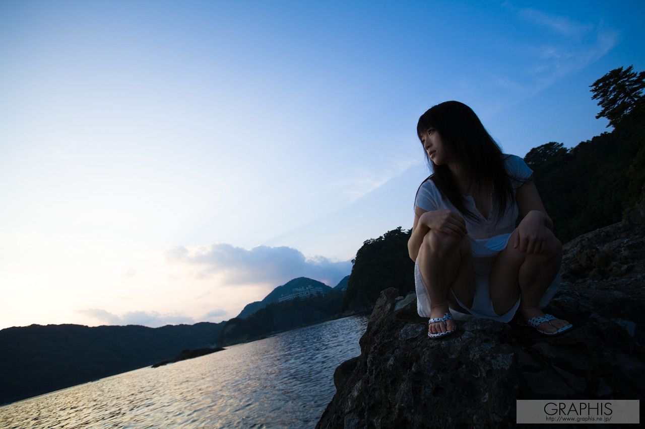 乙井なずな/乙井荠 [Graphis] First Gravure 初脱ぎ娘