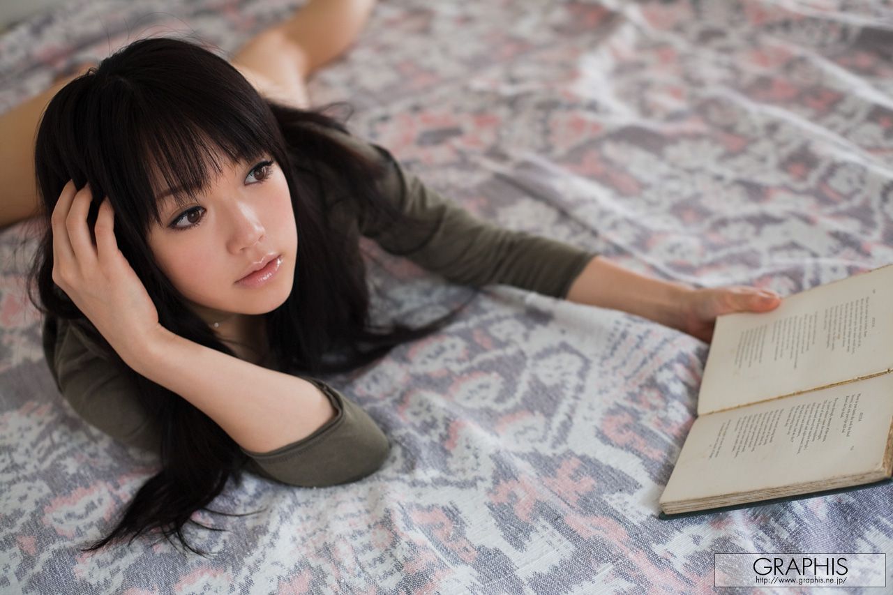 乙井なずな/乙井荠 [Graphis] First Gravure 初脱ぎ娘