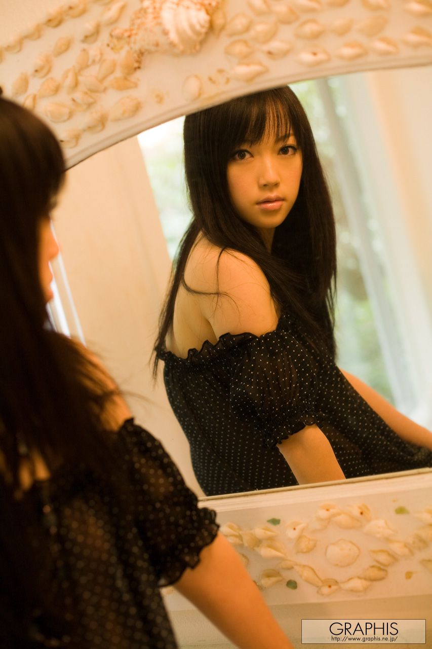 乙井なずな/乙井荠 [Graphis] First Gravure 初脱ぎ娘