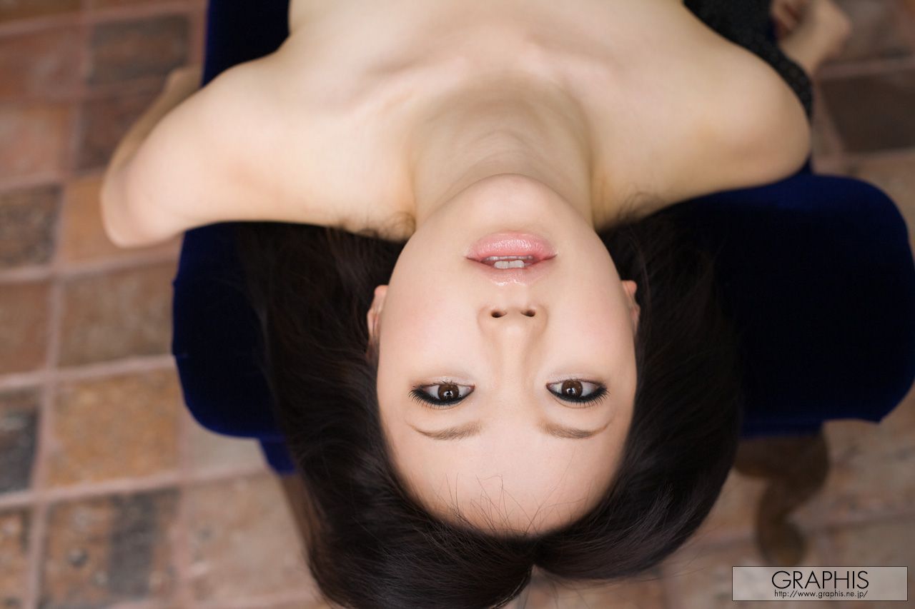 乙井なずな/乙井荠 [Graphis] First Gravure 初脱ぎ娘