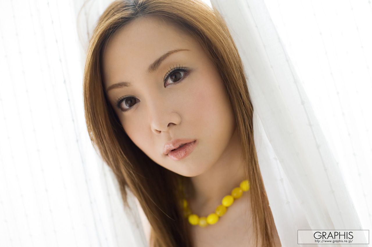 Ayumu あゆむ [Graphis] First Gravure 初脱ぎ娘