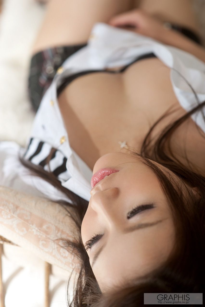 Rinka Aiuchi 爱内梨花 [Graphis] First Gravure 初脱ぎ娘