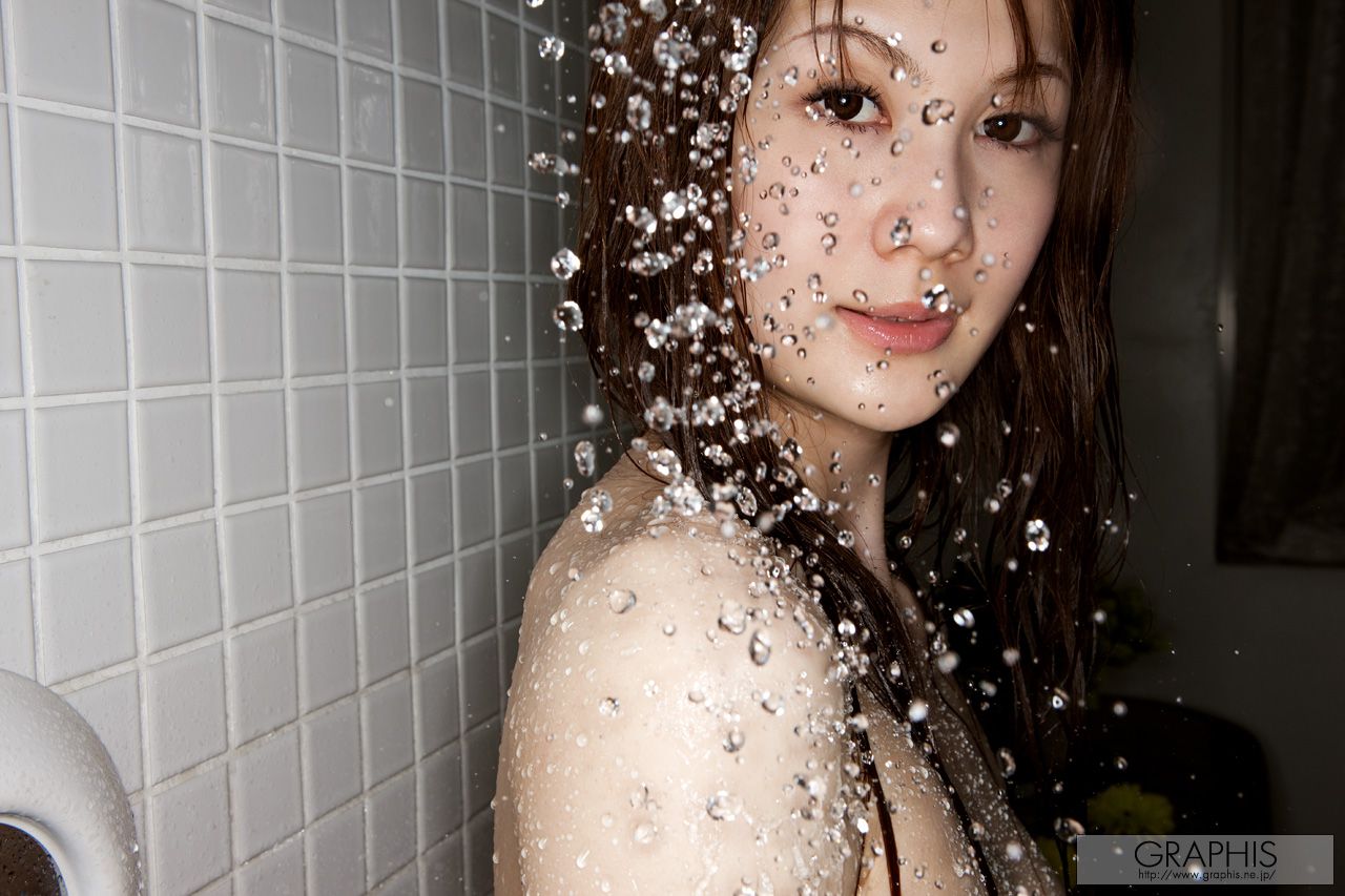 Erika Kirihara 桐原エリカ [Graphis] First Gravure 初脱ぎ娘