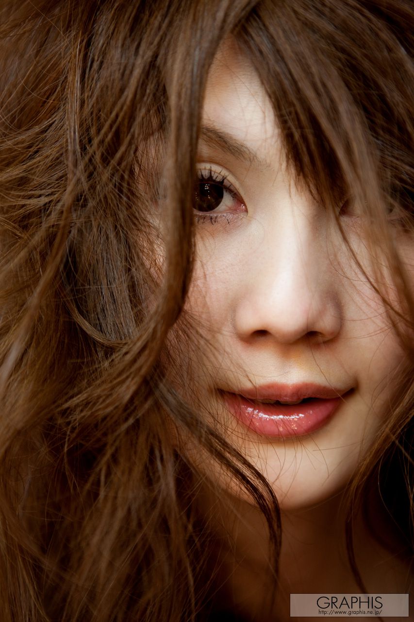 Erika Kirihara 桐原エリカ [Graphis] First Gravure 初脱ぎ娘