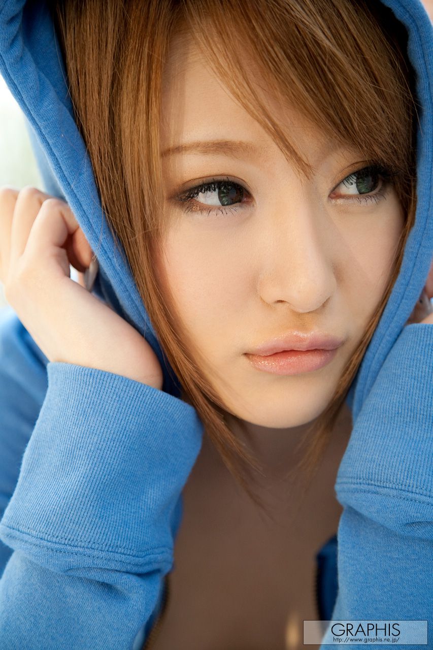 Mai Shirosaki 白咲舞 [Graphis] First Gravure 初脱ぎ娘