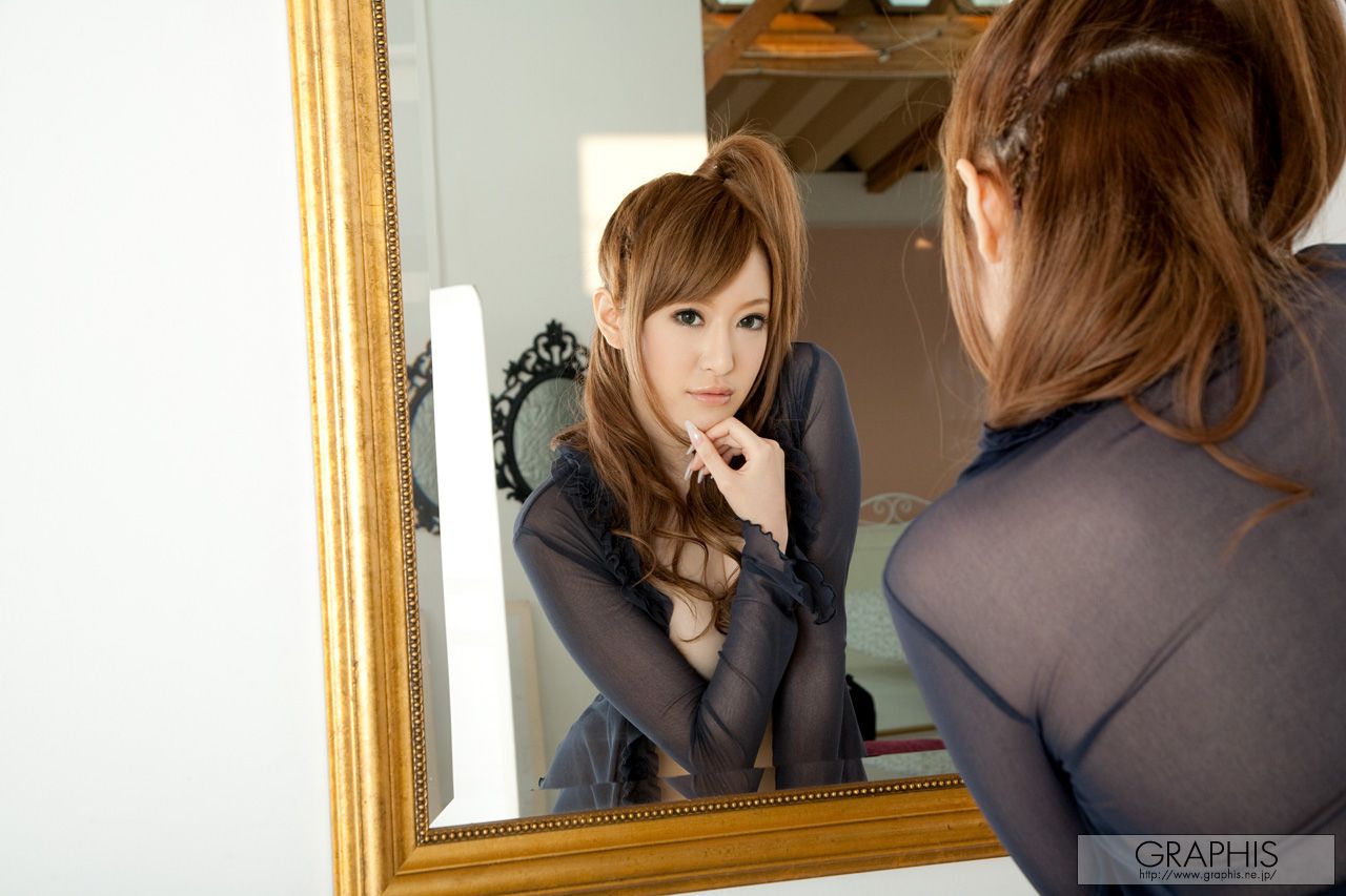 Mai Shirosaki 白咲舞 [Graphis] First Gravure 初脱ぎ娘