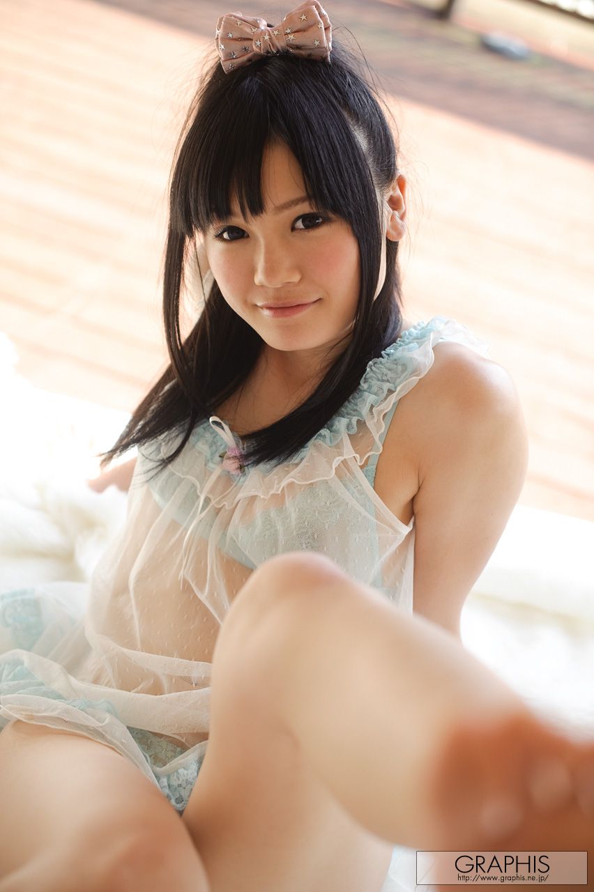 荣仓あい/荣仓爱 [Graphis] First Gravure 初脱ぎ娘