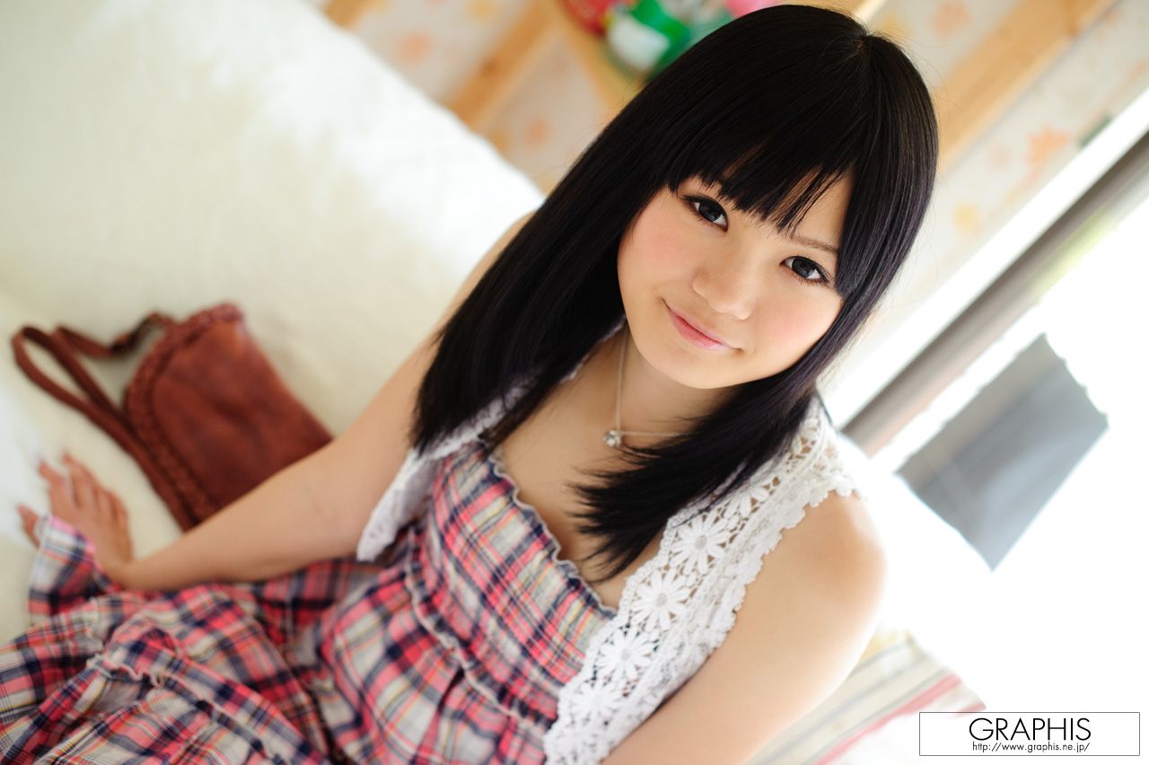 荣仓あい/荣仓爱 [Graphis] First Gravure 初脱ぎ娘