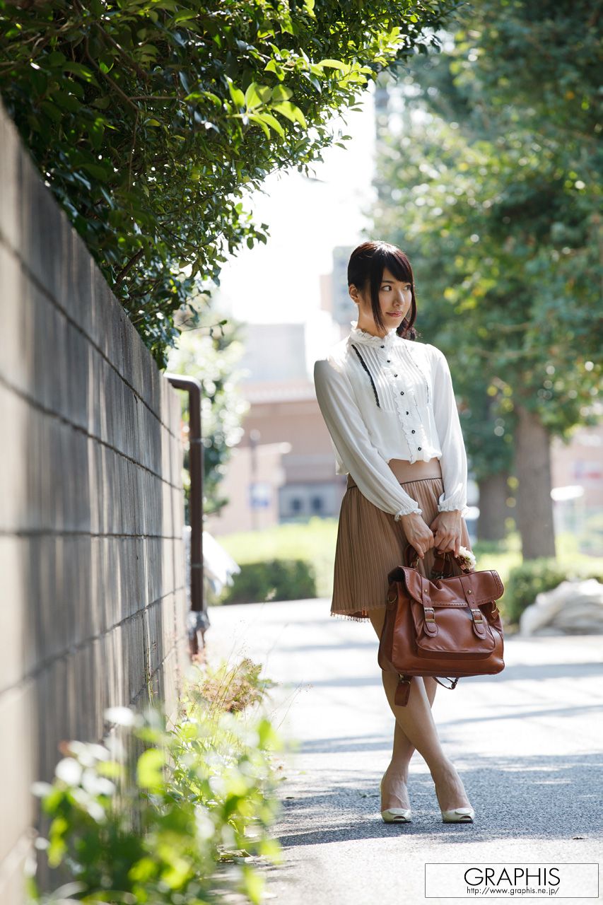 由爱可奈《Further Growth》》 [Graphis] Special Contents
