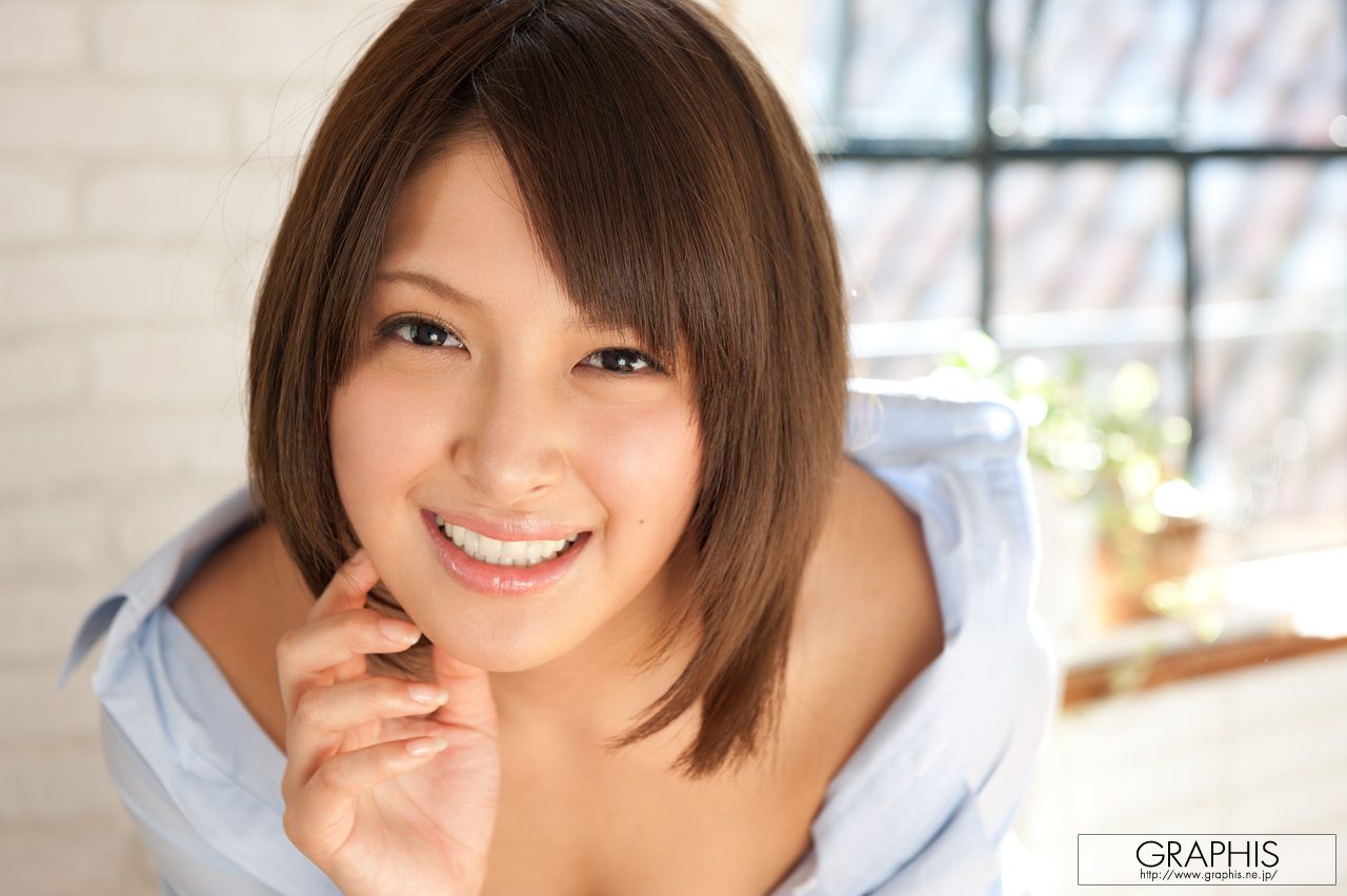 Nana Ninomiya 二宮ナナ [Graphis] First Gravure 初脱ぎ娘