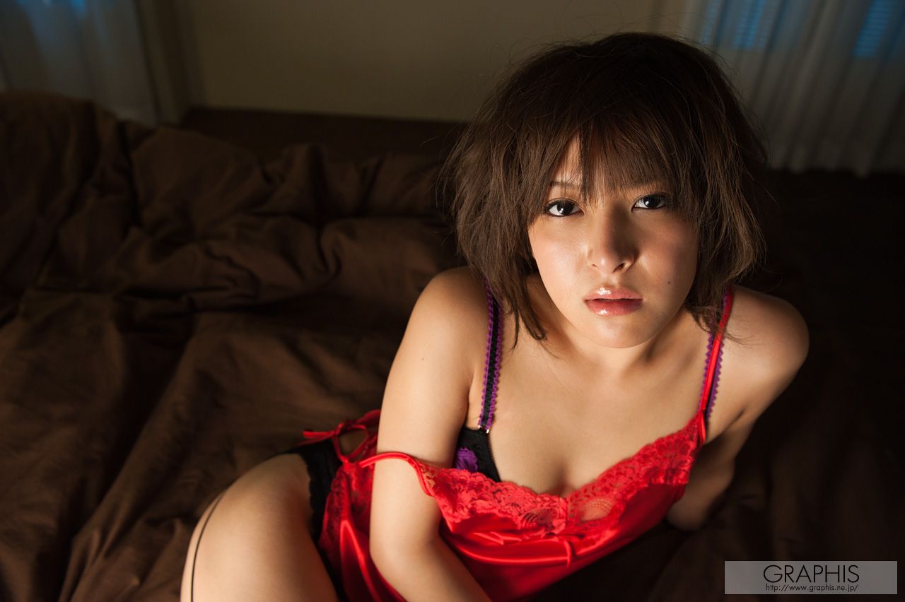 Nana Ninomiya 二宮ナナ [Graphis] First Gravure 初脱ぎ娘