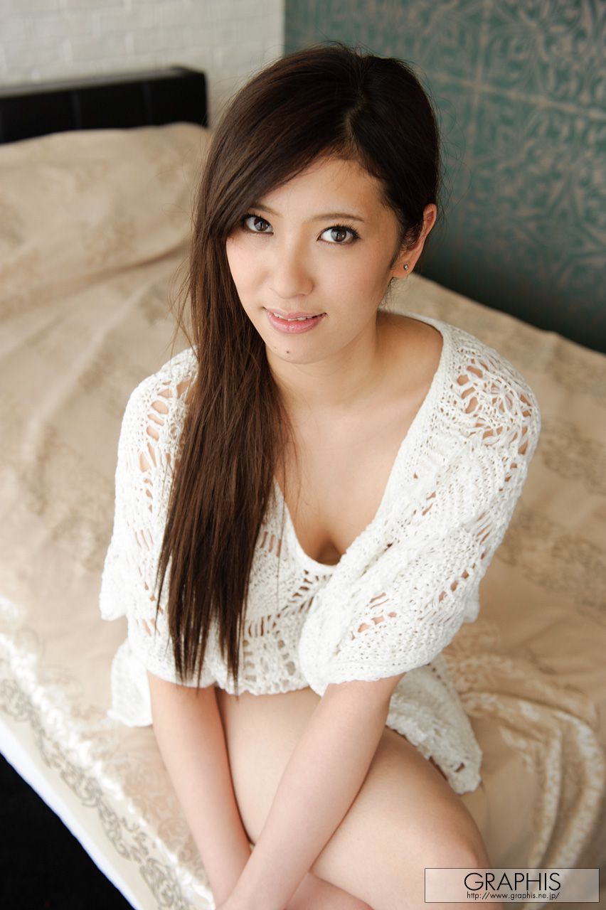 Yui Kasuga 春日由衣 [Graphis] First Gravure 初脱ぎ娘