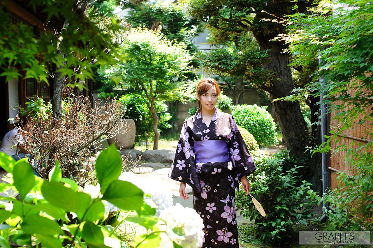 横山美雪《Blossoms》 [Graphis] Gals