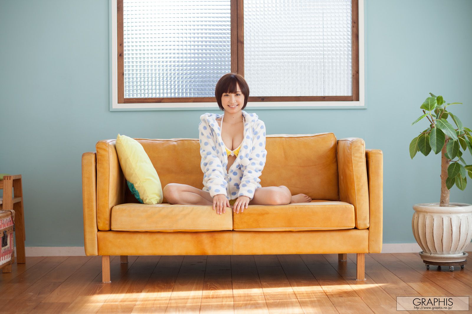 きみの歩美/君野步美 [Graphis] First Gravure 初脱ぎ娘