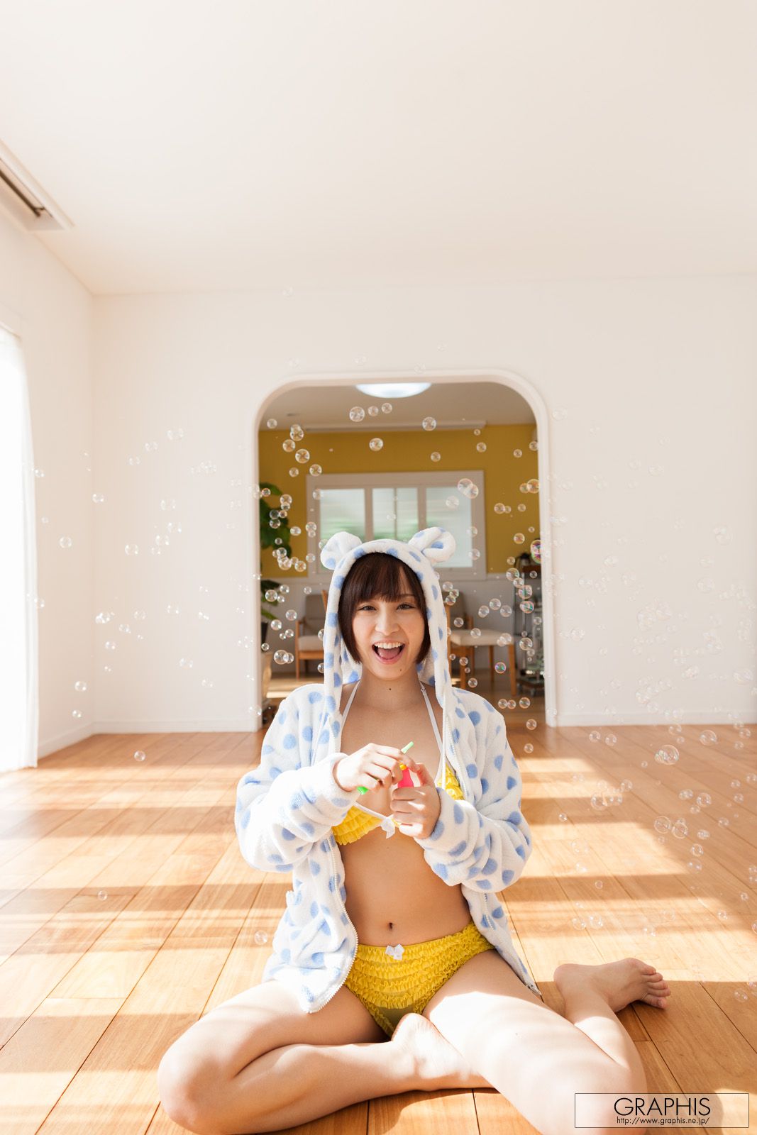 きみの歩美/君野步美 [Graphis] First Gravure 初脱ぎ娘