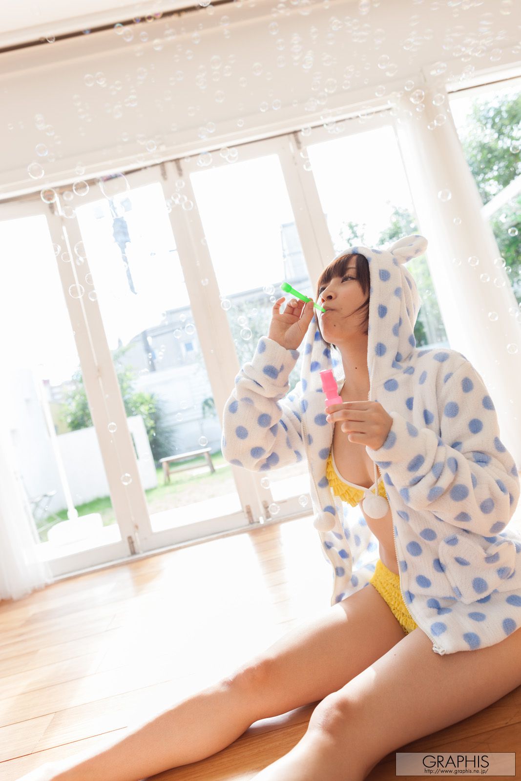 きみの歩美/君野步美 [Graphis] First Gravure 初脱ぎ娘