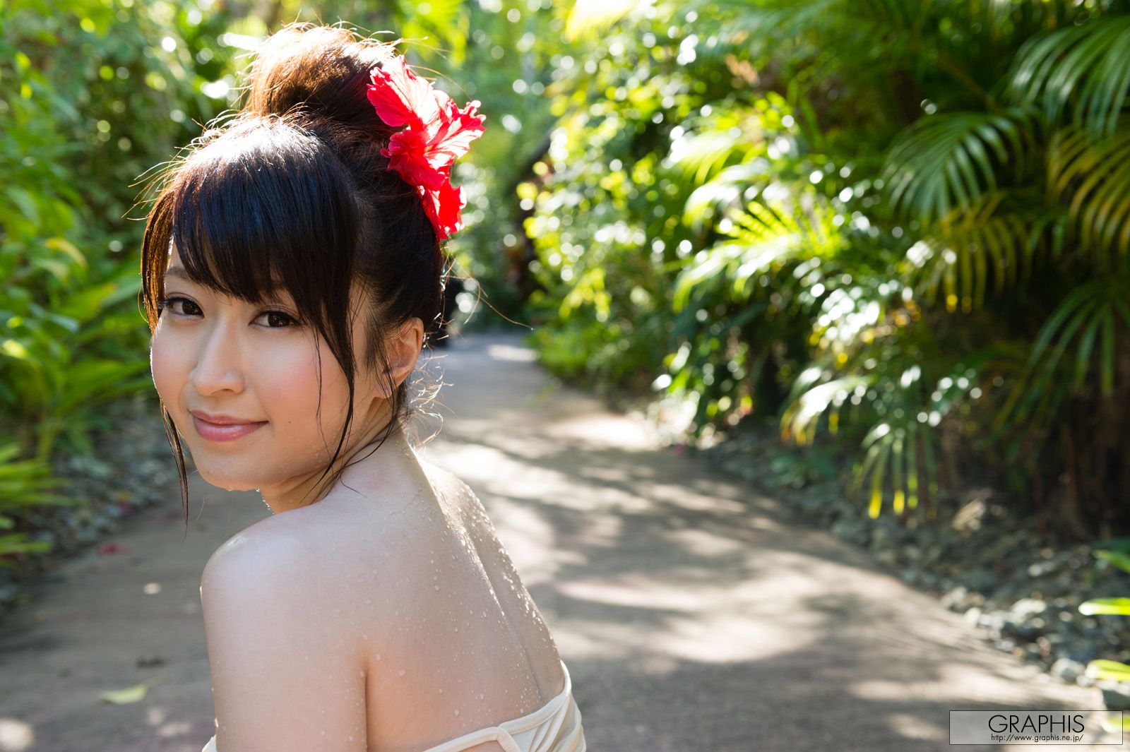 美里有紗《South Wind》 [Graphis] Special Contents