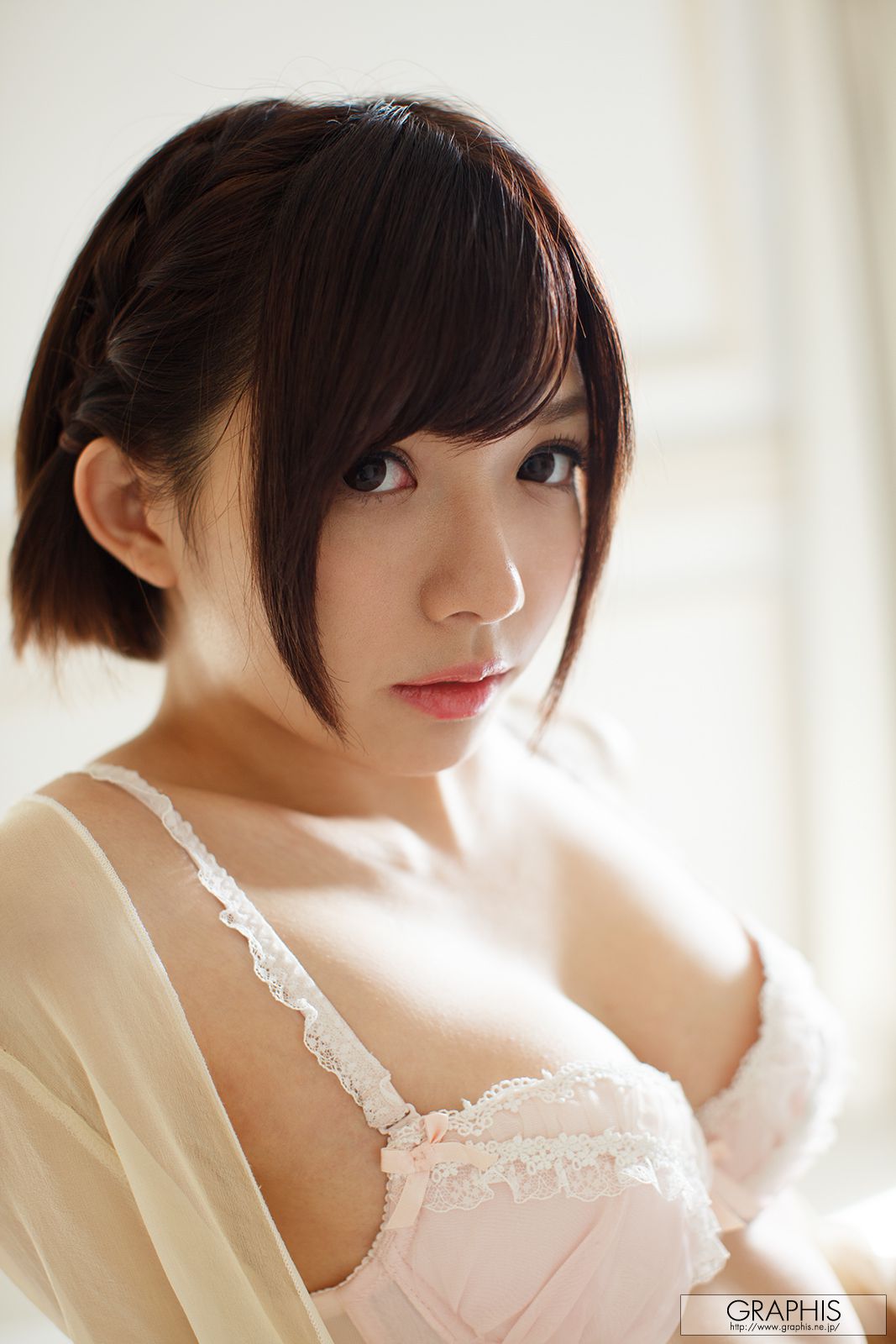 成海うるみ/成海丽(広瀬りりあ) [Graphis] First Gravure 初脱ぎ娘