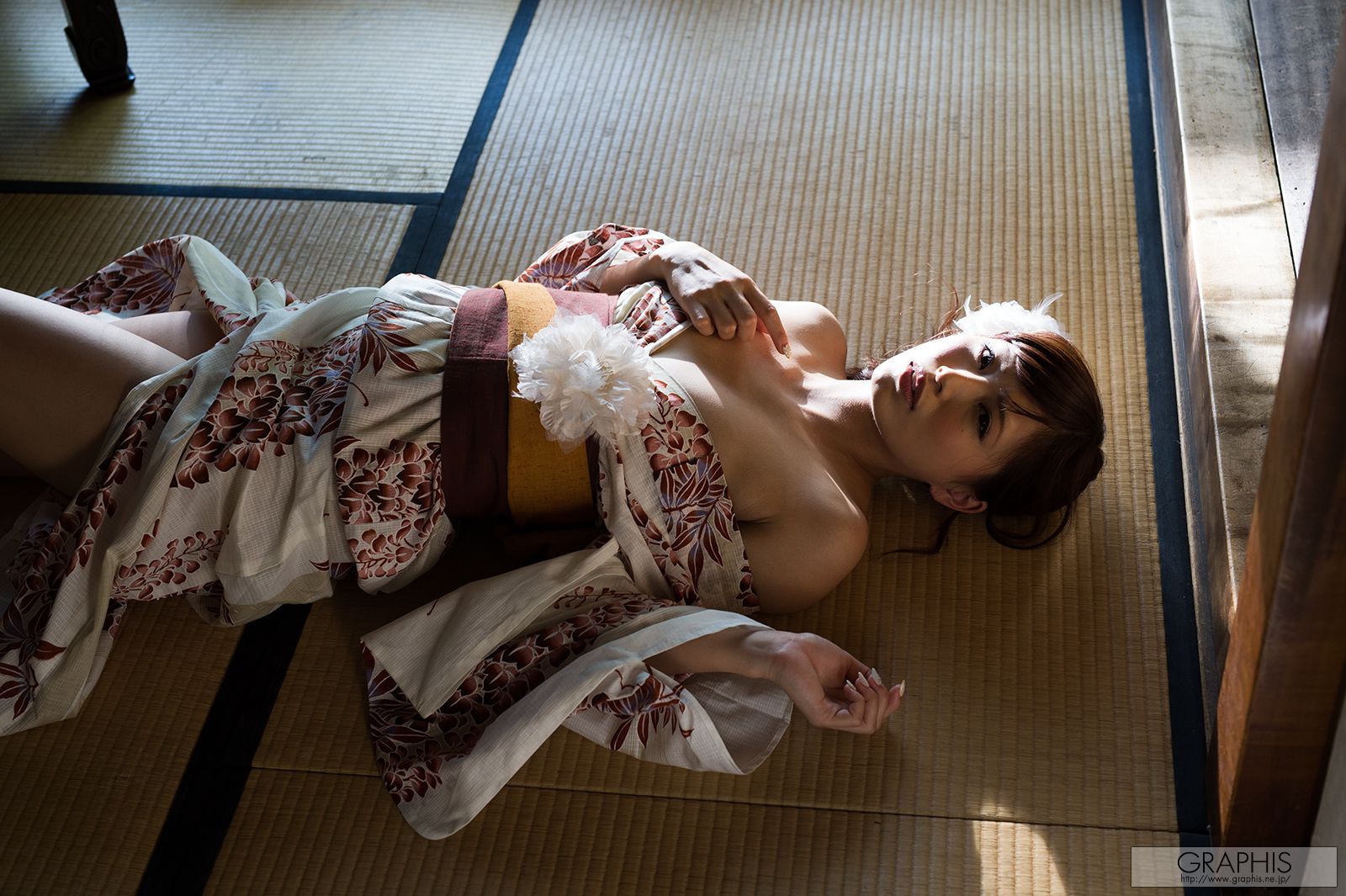立花陽未《We Rise》 [Graphis] Gals