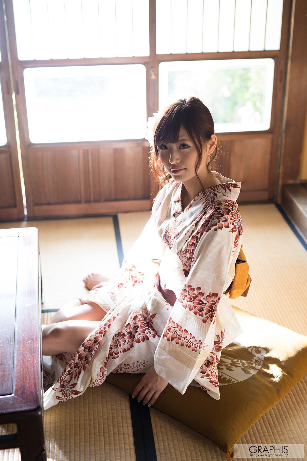立花陽未《We Rise》 [Graphis] Gals