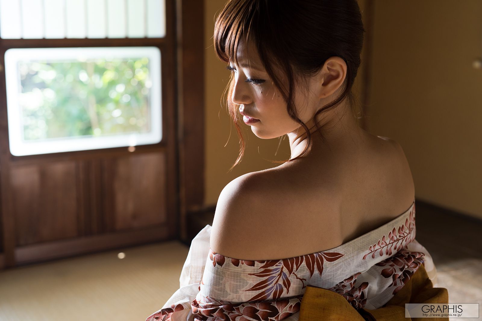 立花陽未《We Rise》 [Graphis] Gals
