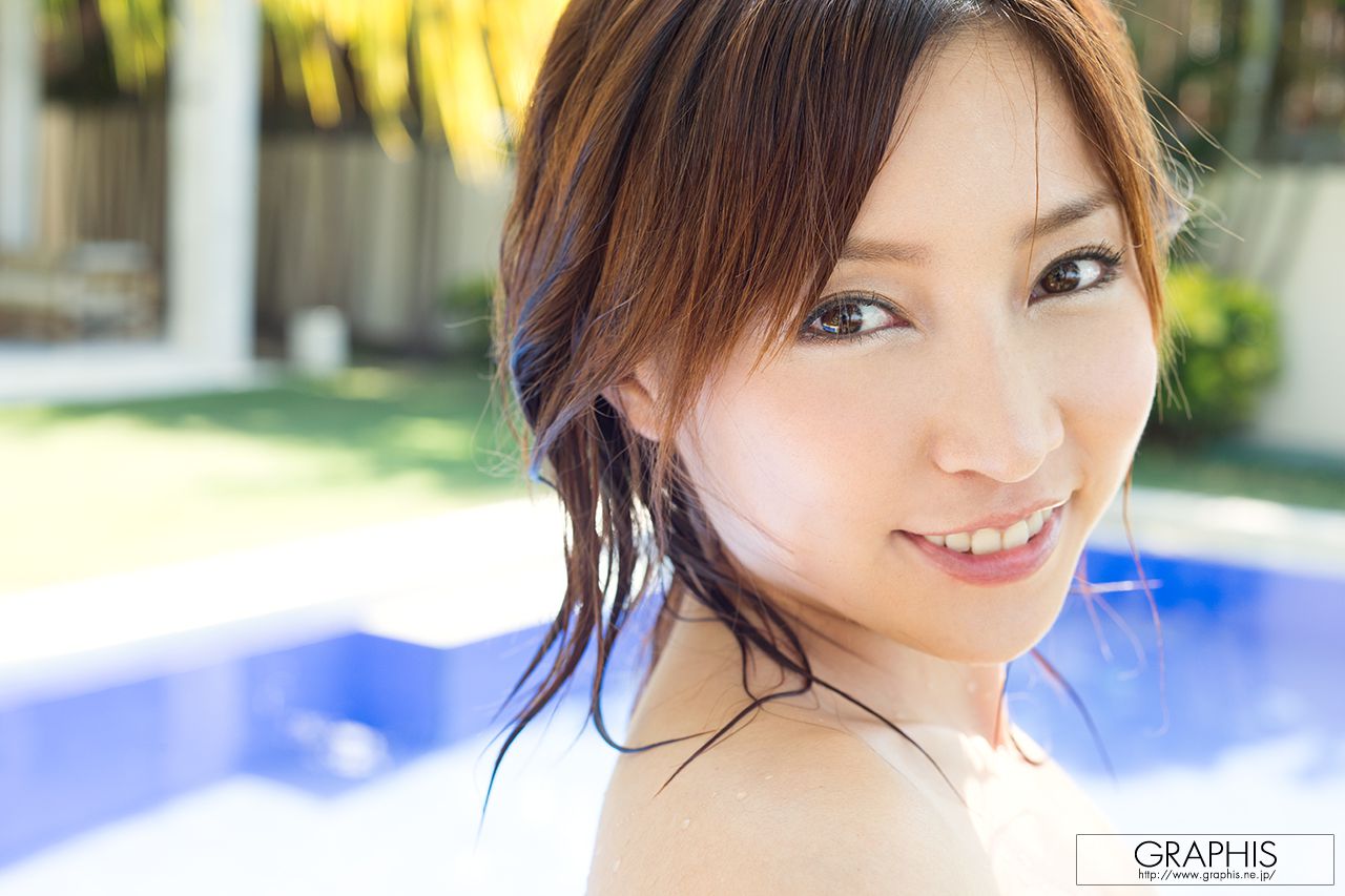 美波ねい/美波宁 [Graphis] First Gravure 初脱ぎ娘