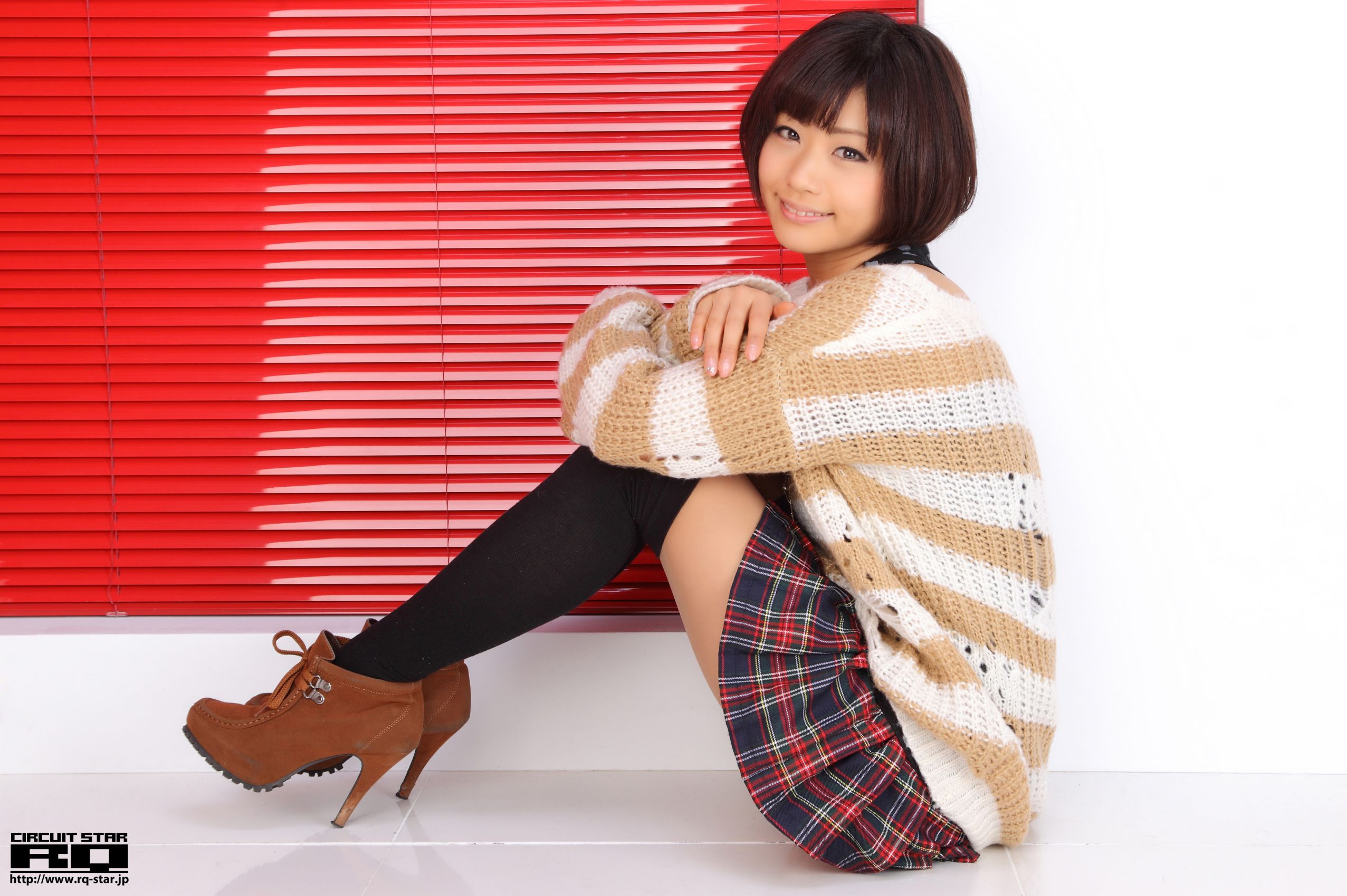 [RQ-STAR] NO.00598 Hitomi Yasueda 安枝瞳 Private Dress 写真集