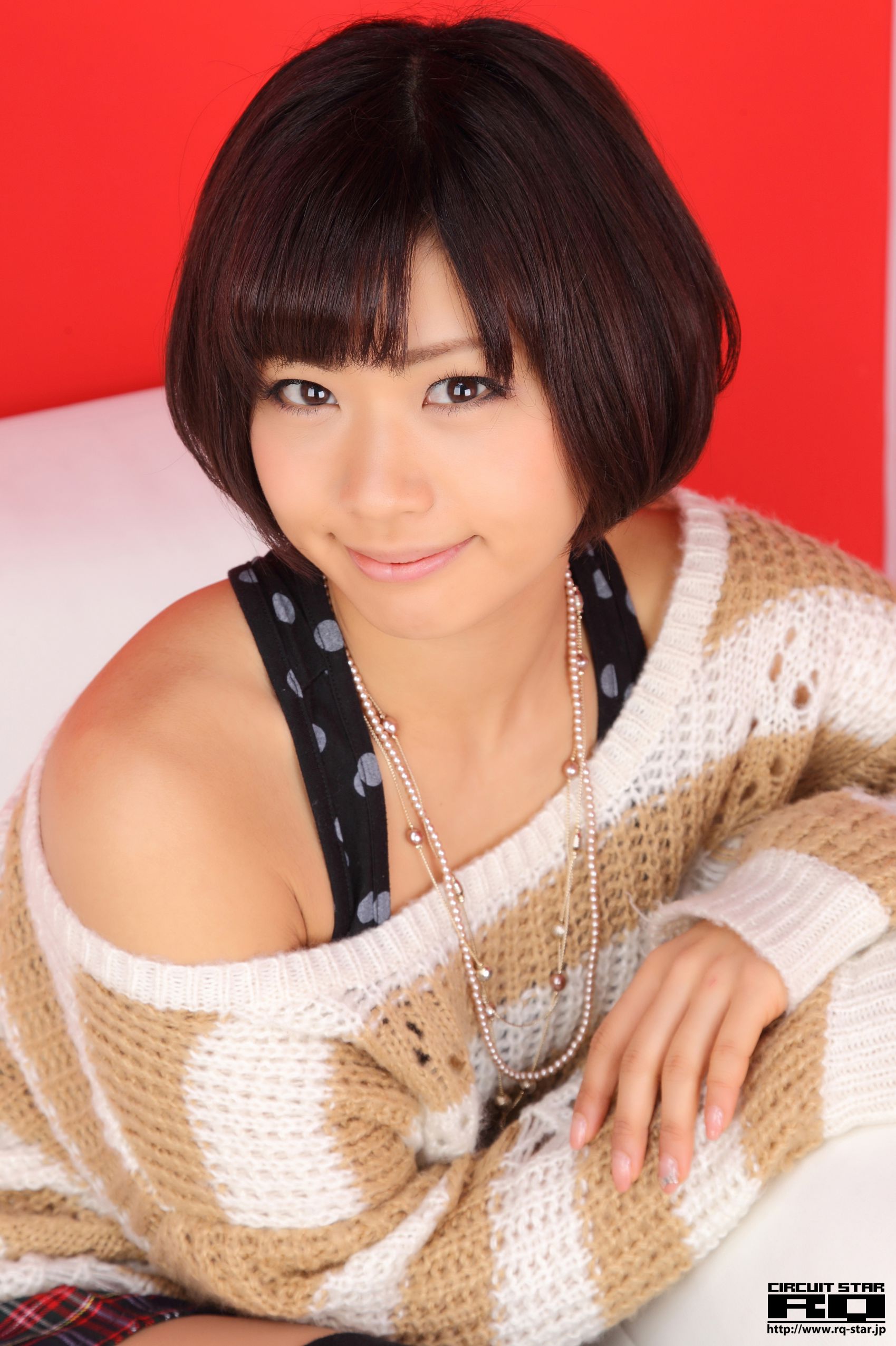[RQ-STAR] NO.00598 Hitomi Yasueda 安枝瞳 Private Dress 写真集