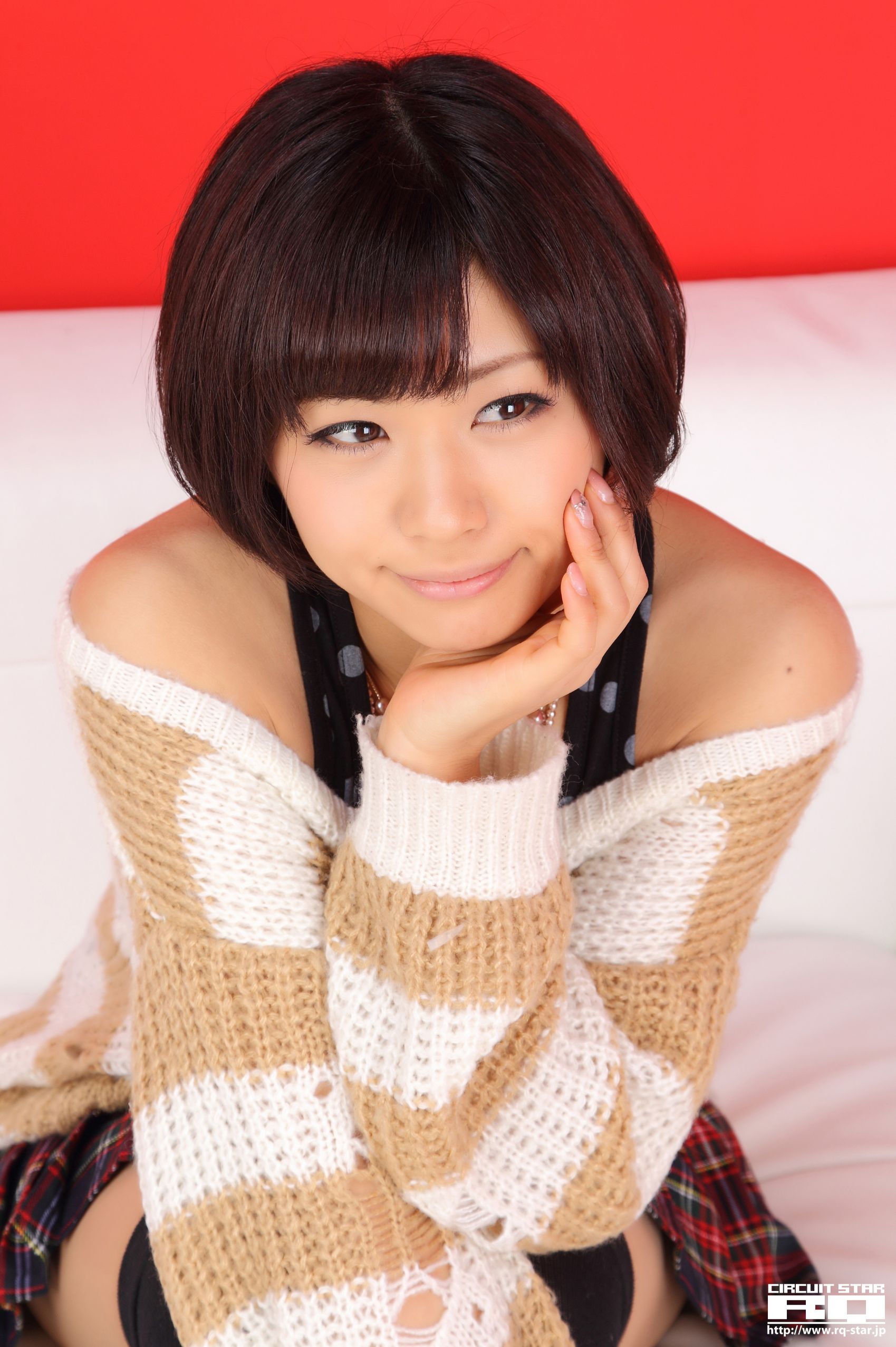 [RQ-STAR] NO.00598 Hitomi Yasueda 安枝瞳 Private Dress 写真集