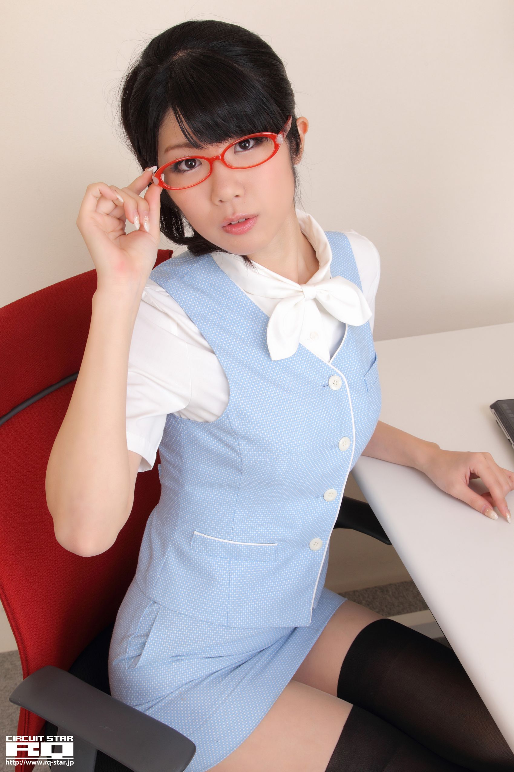 [RQ-STAR] NO.00614 Aoi Usami 宇佐美あおい Office Lady 写真集