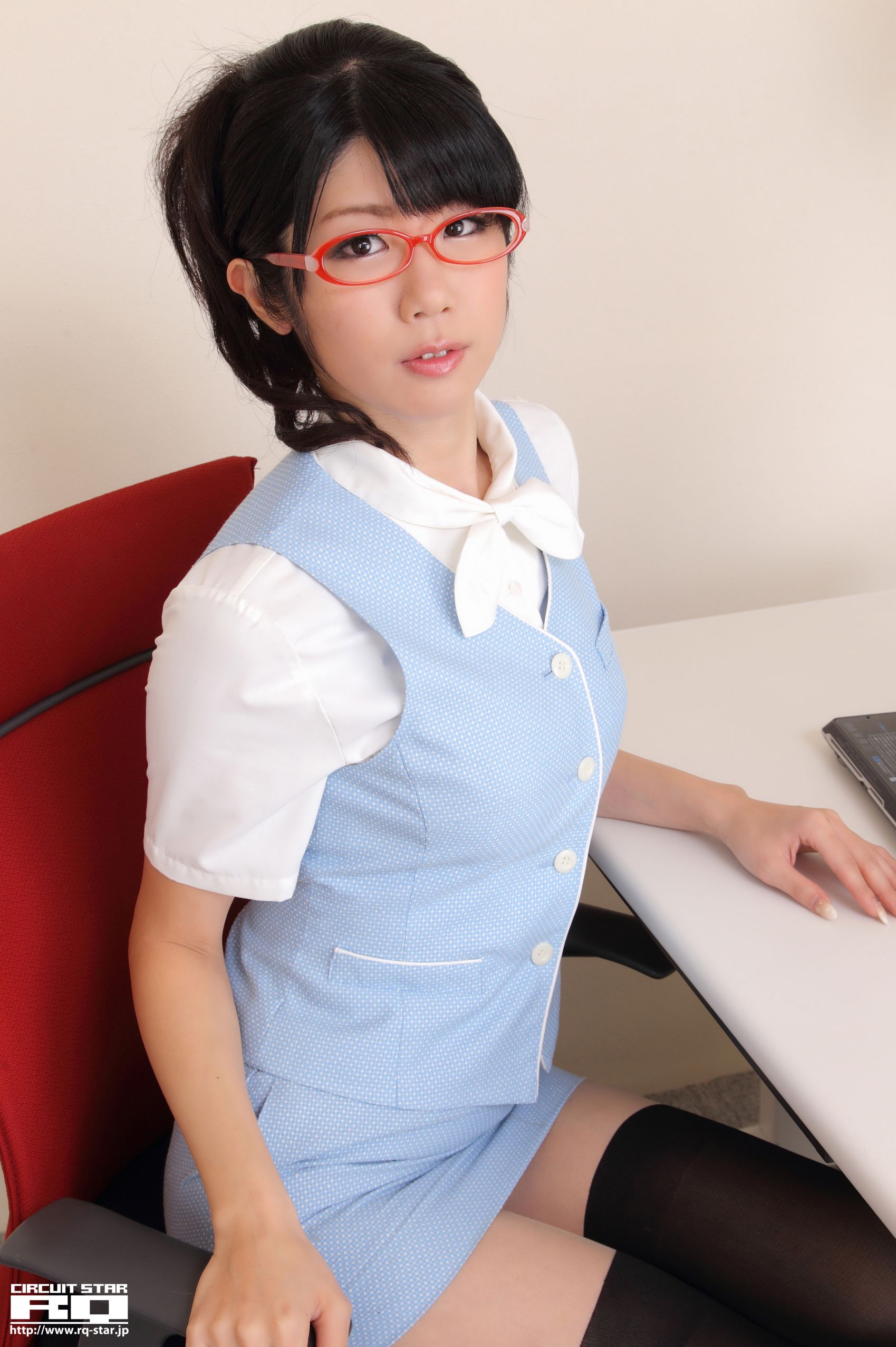 [RQ-STAR] NO.00614 Aoi Usami 宇佐美あおい Office Lady 写真集