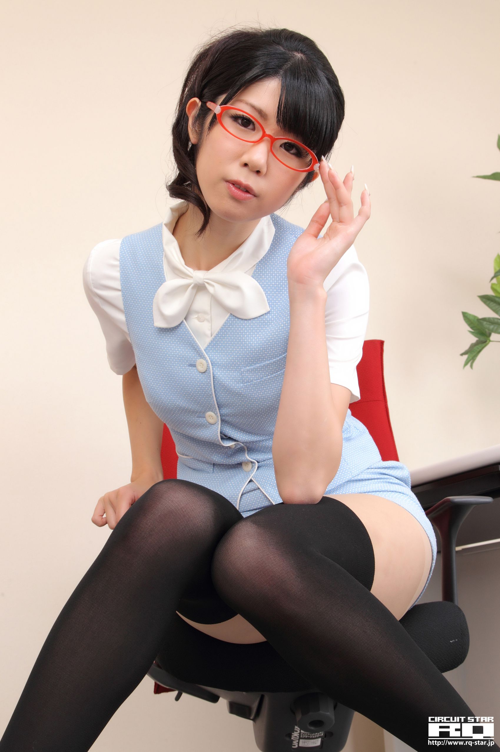 [RQ-STAR] NO.00614 Aoi Usami 宇佐美あおい Office Lady 写真集