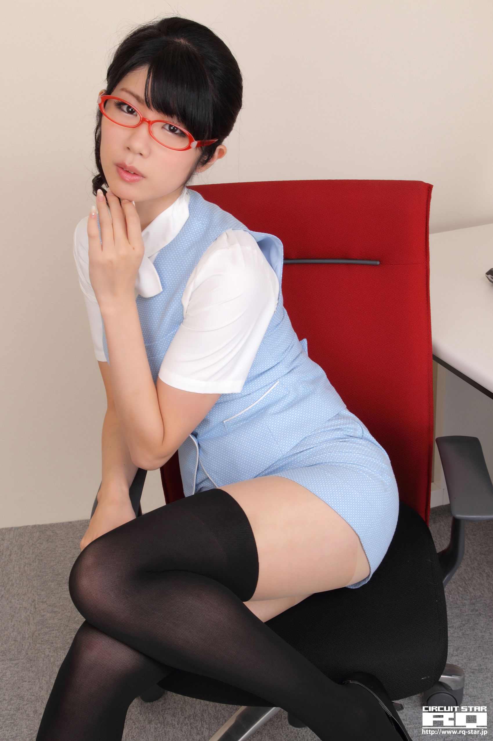 [RQ-STAR] NO.00614 Aoi Usami 宇佐美あおい Office Lady 写真集