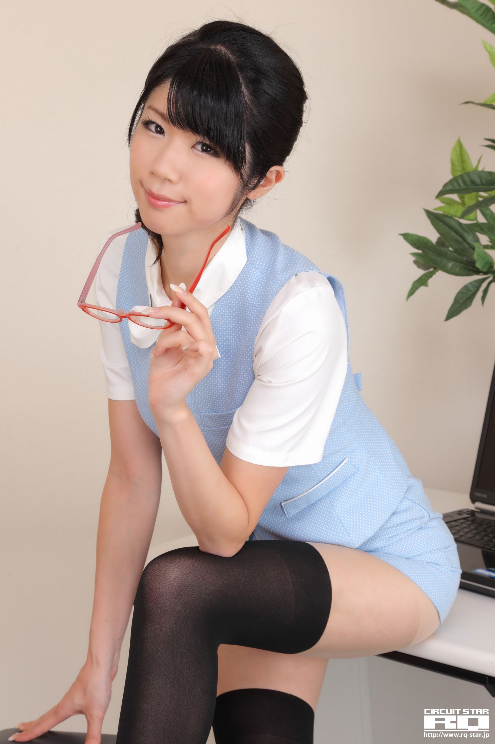[RQ-STAR] NO.00614 Aoi Usami 宇佐美あおい Office Lady 写真集