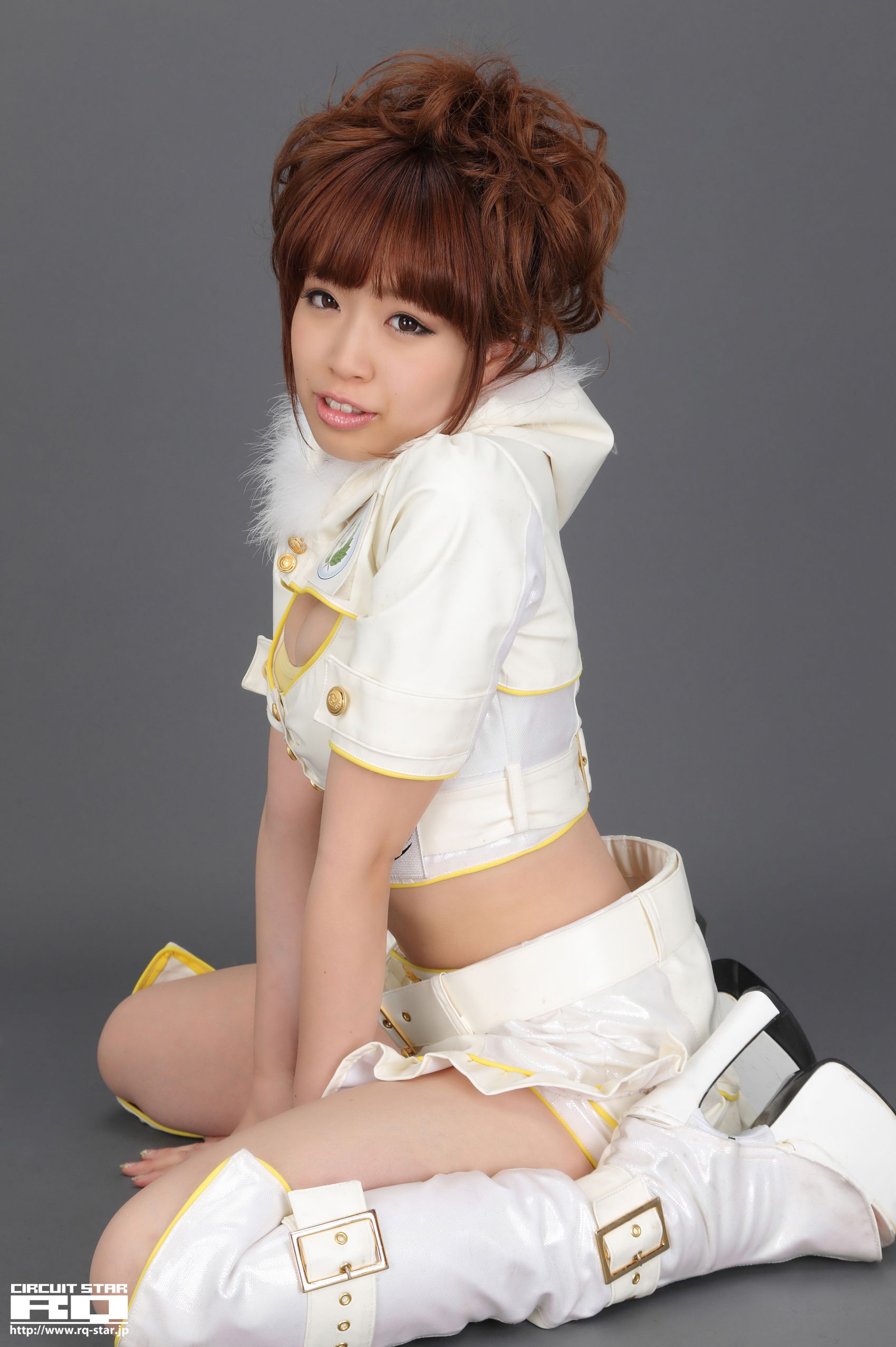 [RQ-STAR] NO.00619 山冈实乃里 Race Queen 写真集