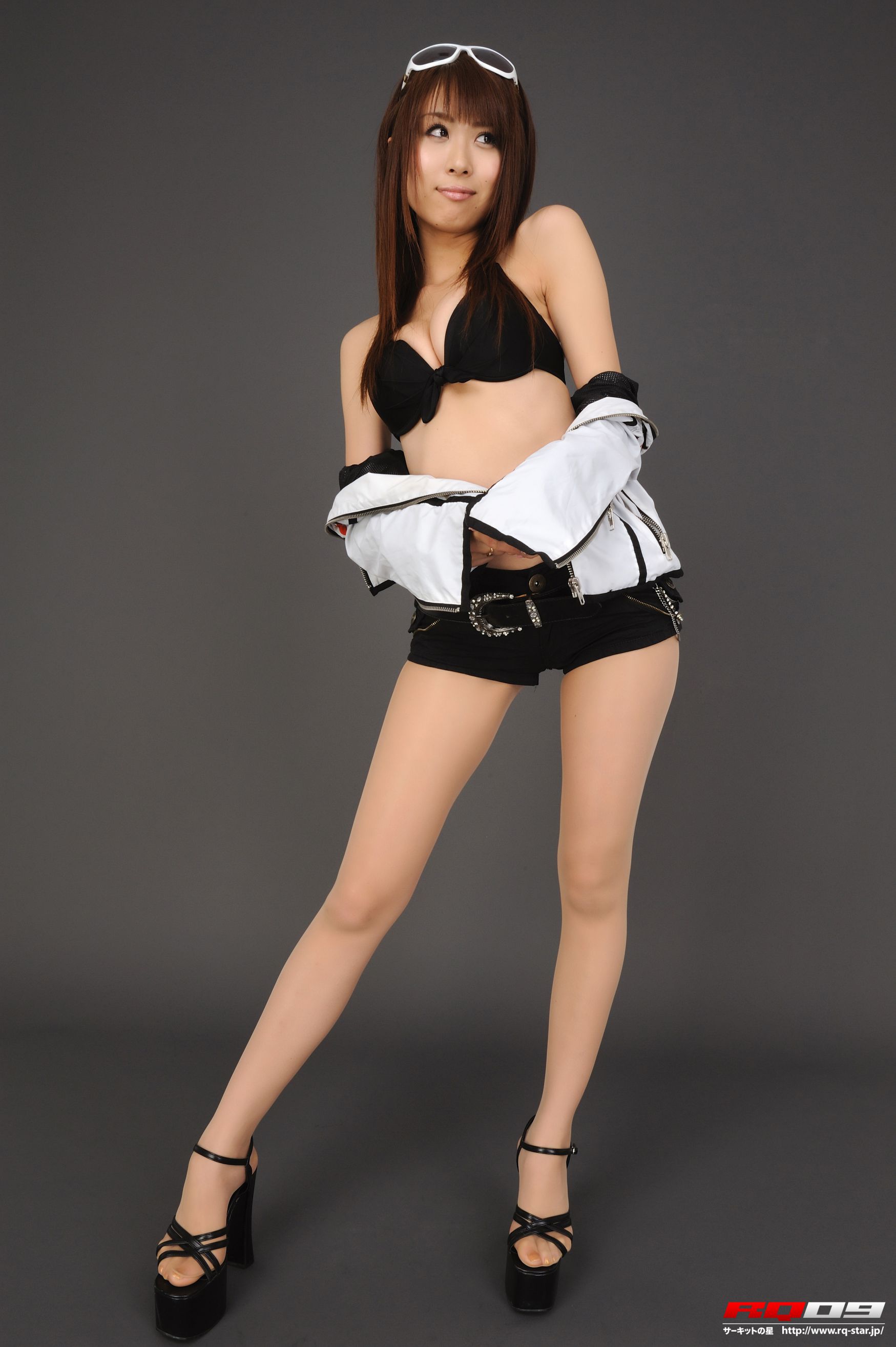 [RQ-STAR] NO.00143 我妻早央/我妻さおり Race Queen – Faust Racing 写真集