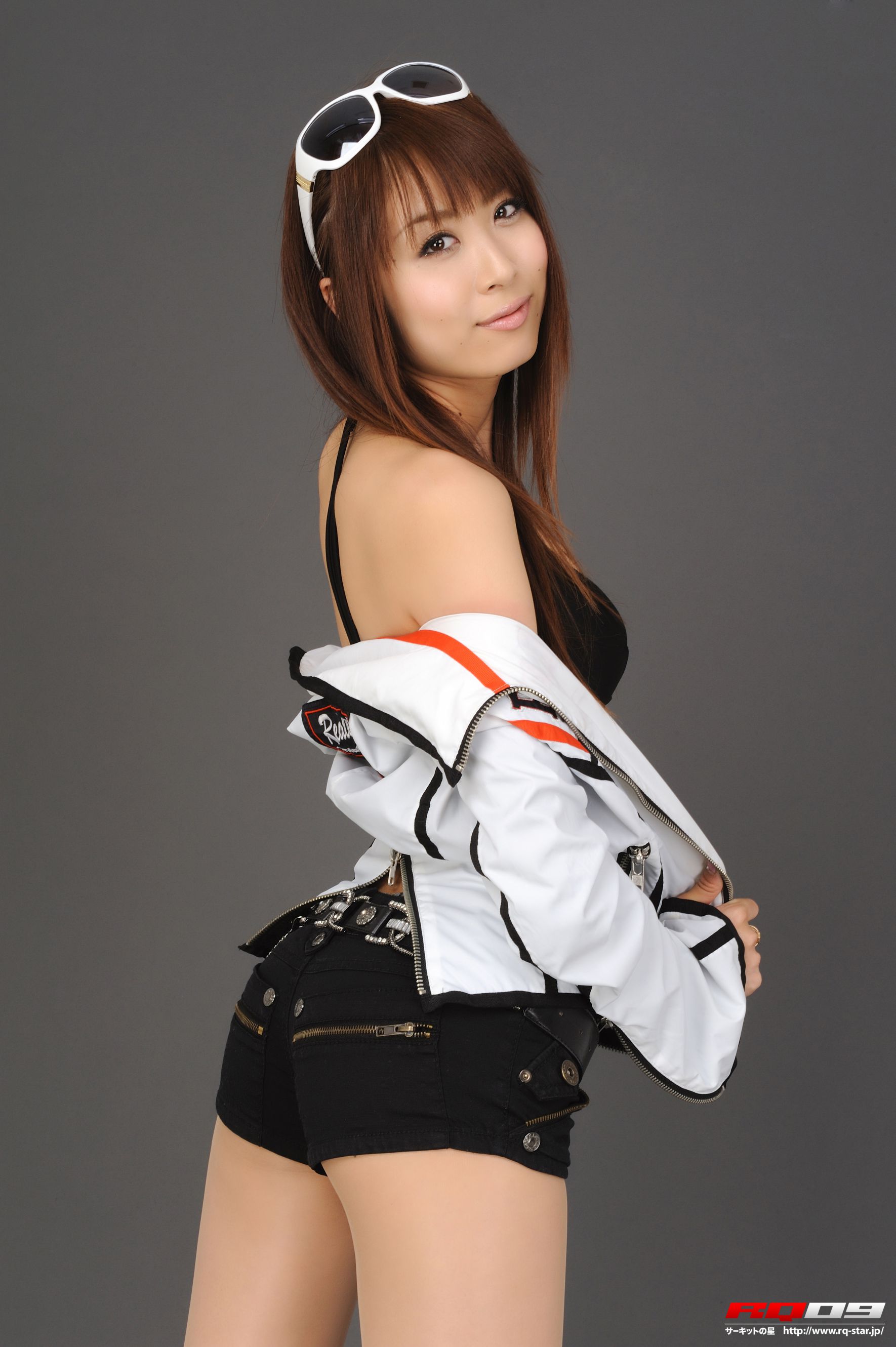 [RQ-STAR] NO.00143 我妻早央/我妻さおり Race Queen – Faust Racing 写真集