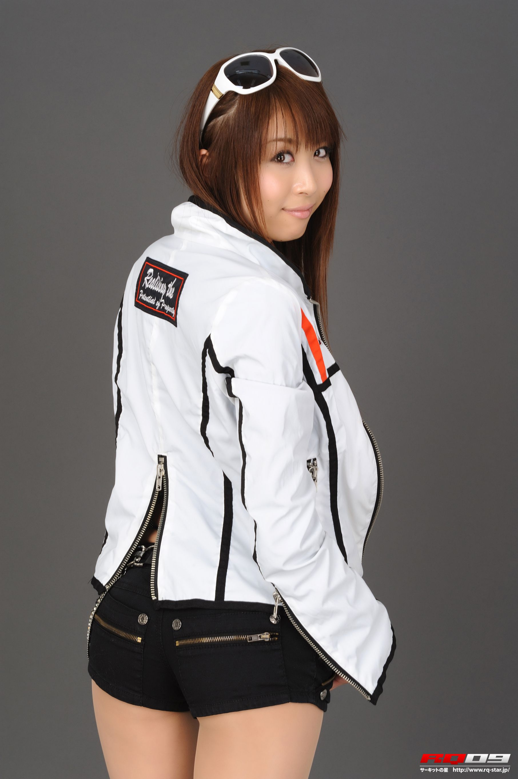 [RQ-STAR] NO.00143 我妻早央/我妻さおり Race Queen – Faust Racing 写真集
