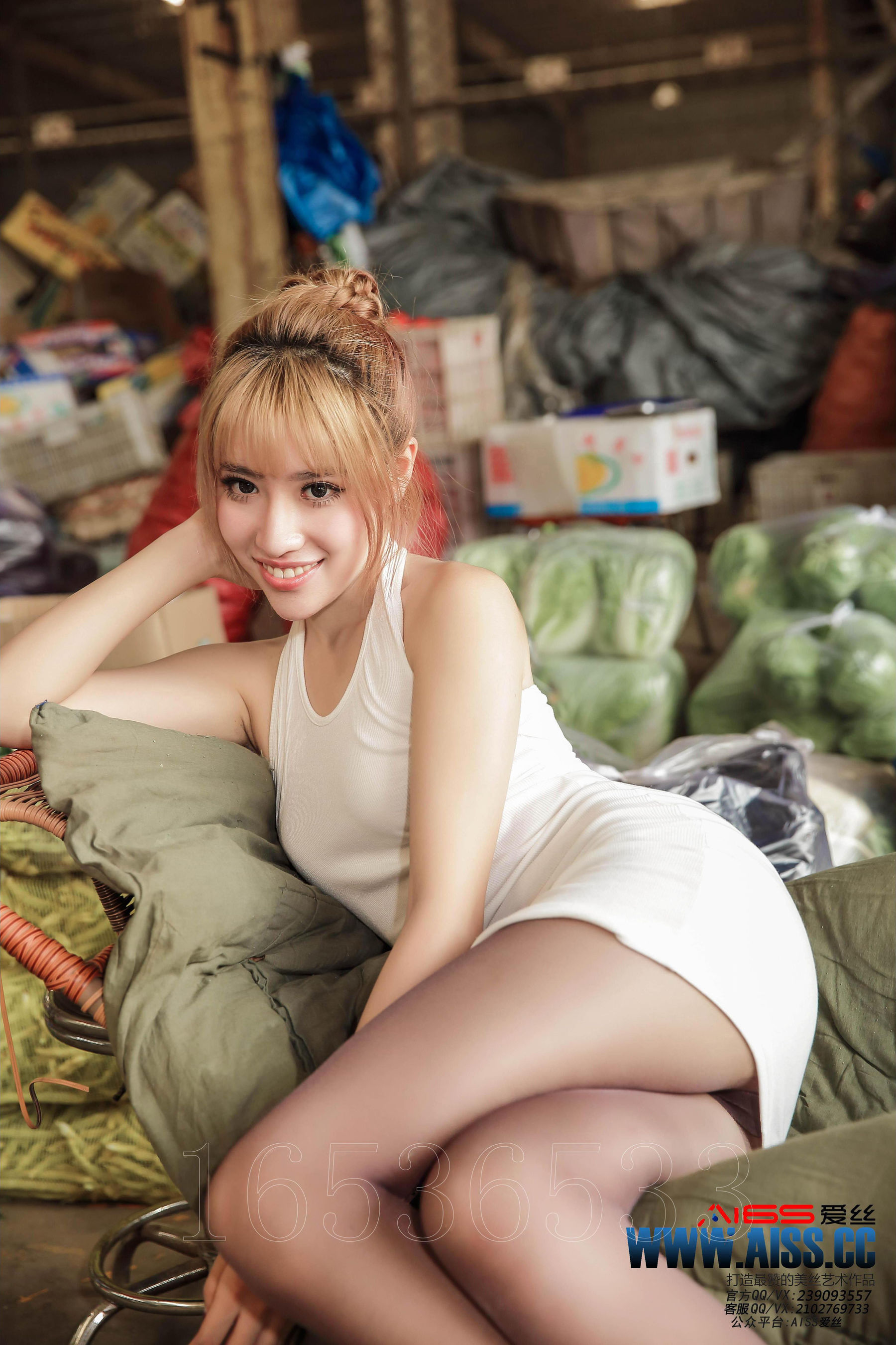 何冉《闹市&美丝》 [AISS爱丝] F6012