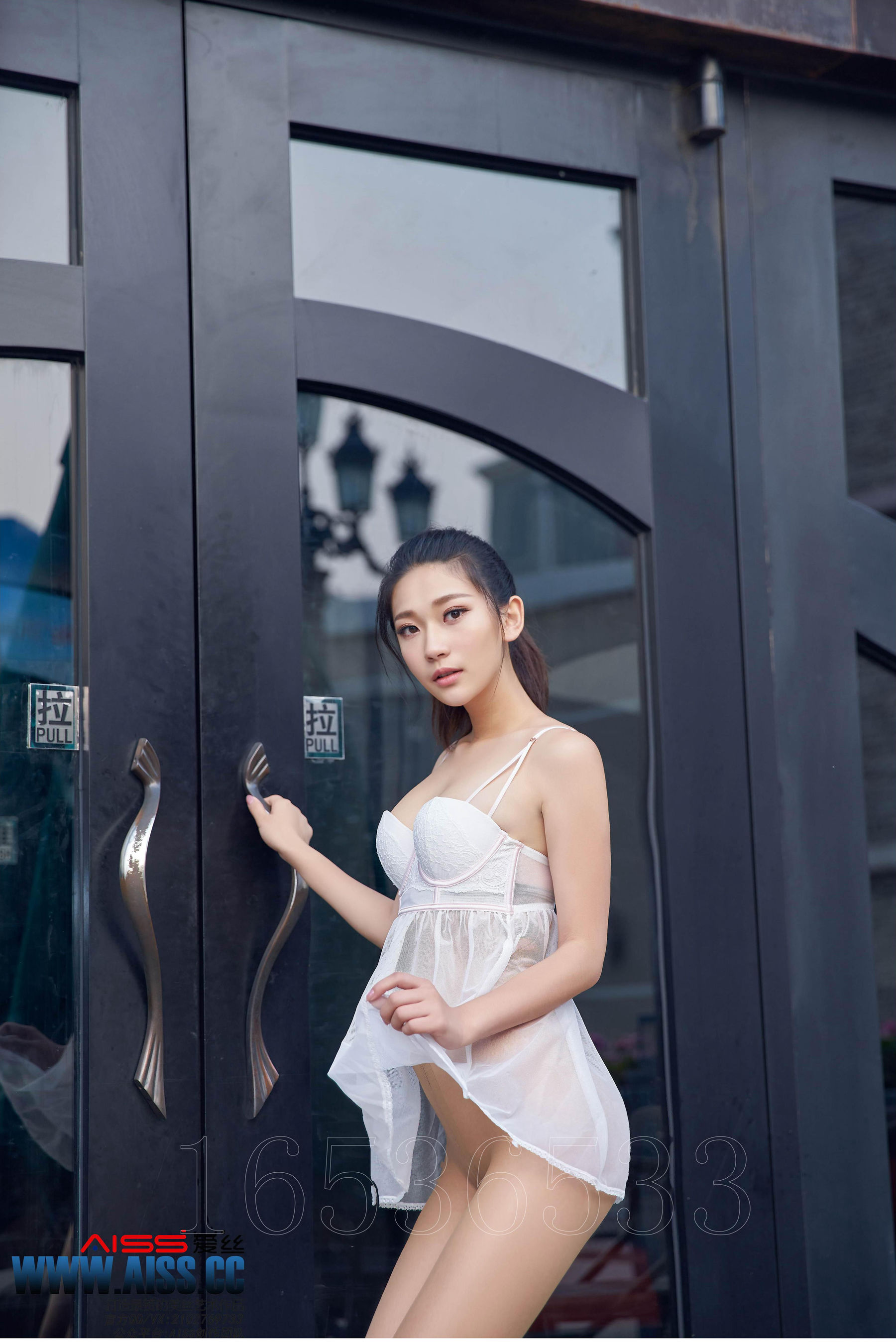 亚美依《穿丝袜的街道》 钻石版 [AISS爱丝] F6029