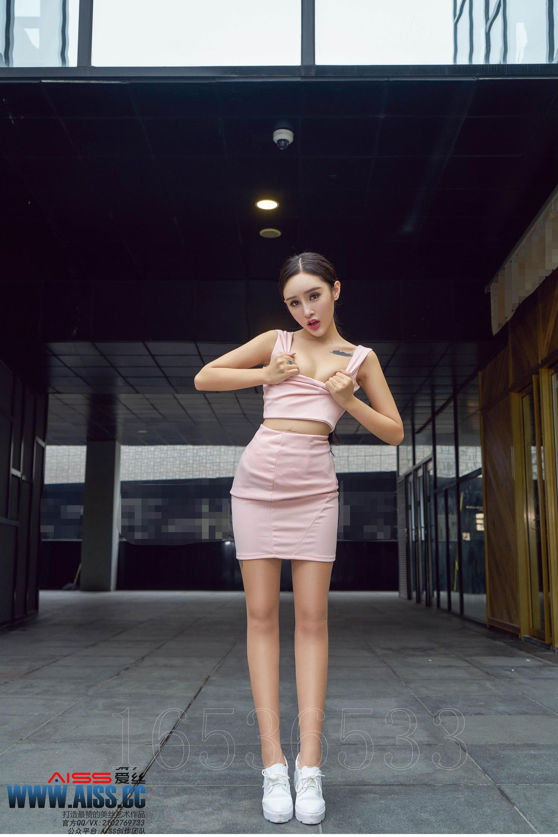 欣杨《街角美人》 [AISS爱丝] F6034