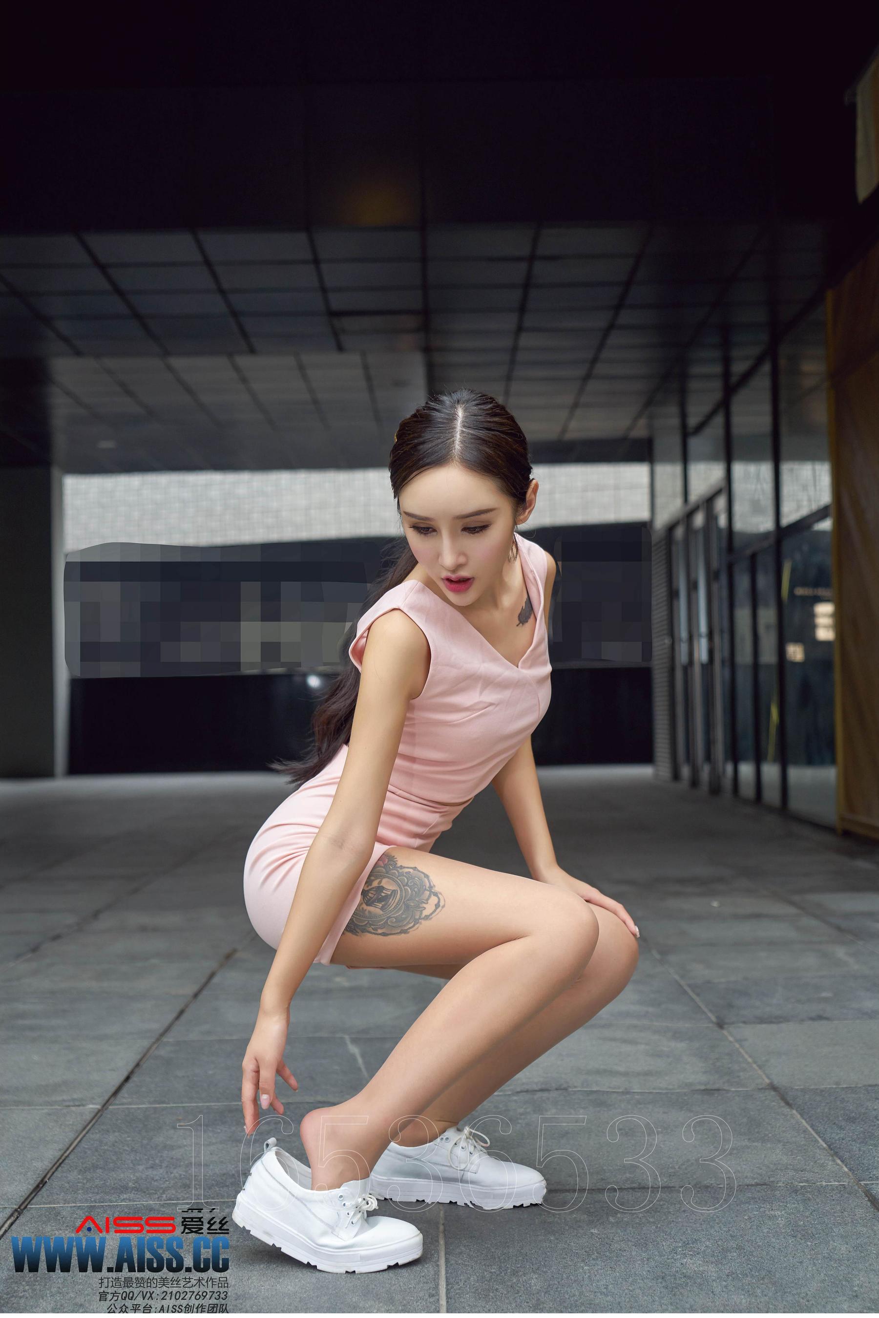 欣杨《街角美人》 [AISS爱丝] F6034