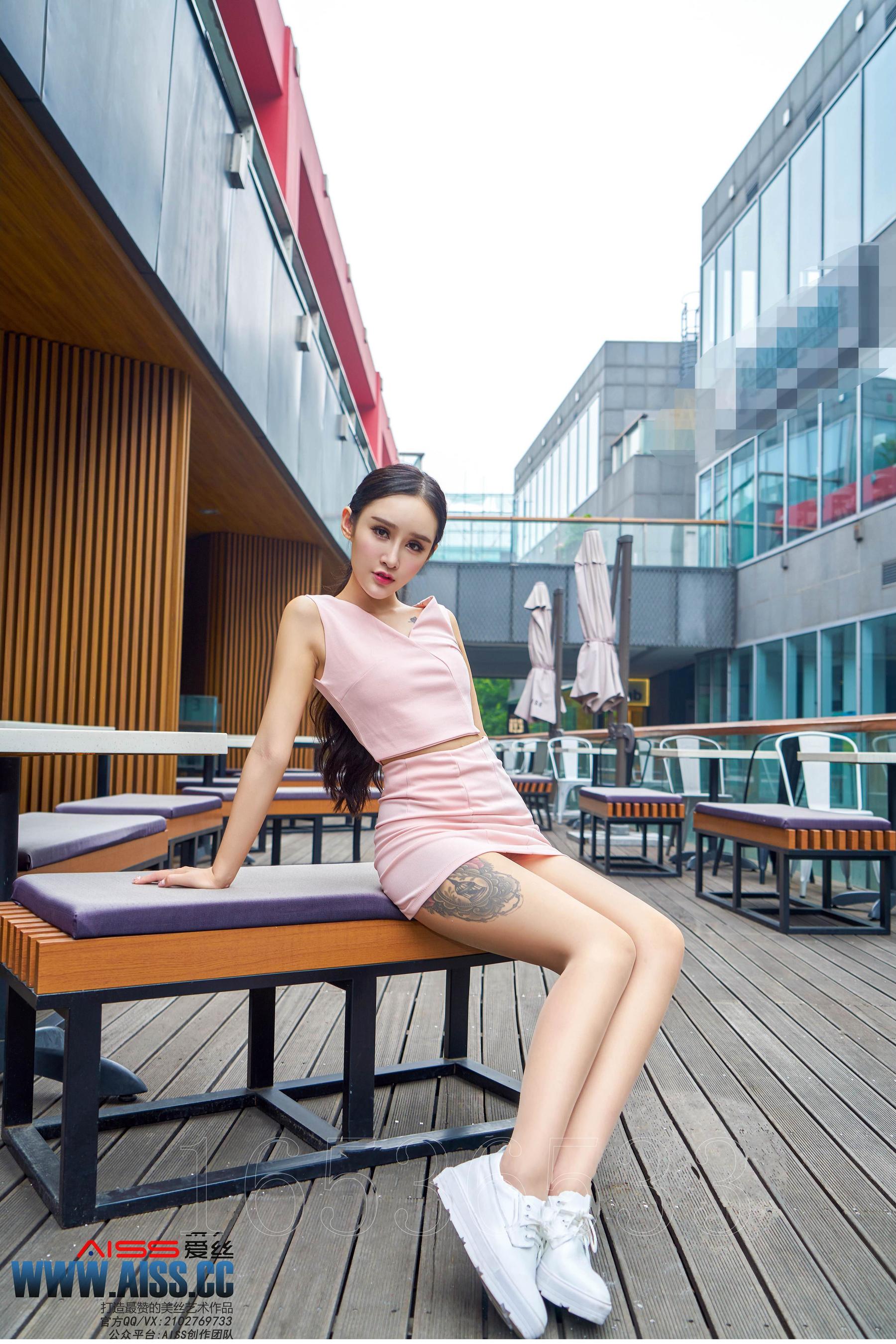 欣杨《街角美人》 [AISS爱丝] F6034
