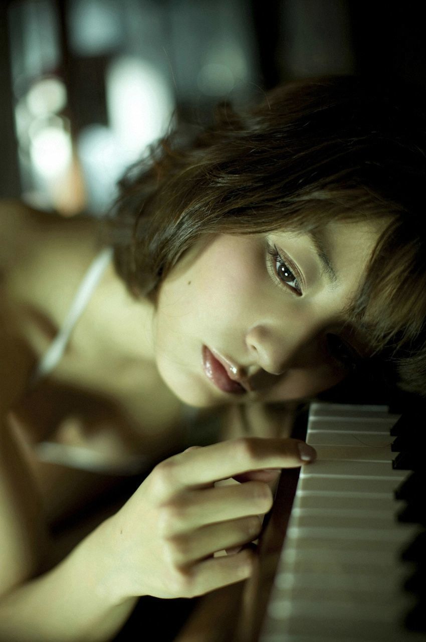 杉本有美《息をのむほど美しい》 [WPB-net] No.147