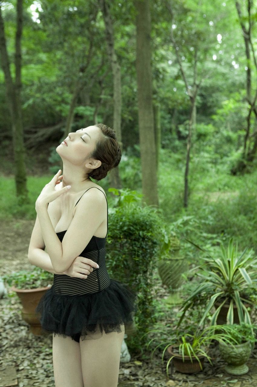 杉本有美《息をのむほど美しい》 [WPB-net] No.147