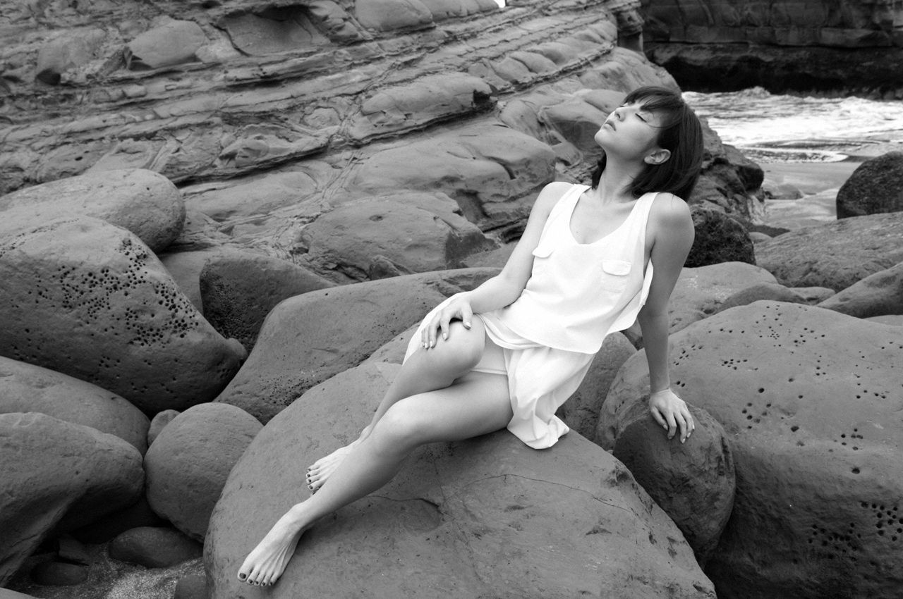 杉本有美《息をのむほど美しい》 [WPB-net] No.147